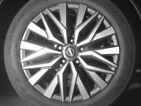 Used 2025 Nissan Altima 2.5 SV FWD image 18