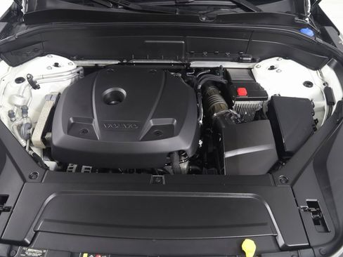 Used 2020 Volvo XC90 T6 Momentum w/ Protection Package Premier image 53