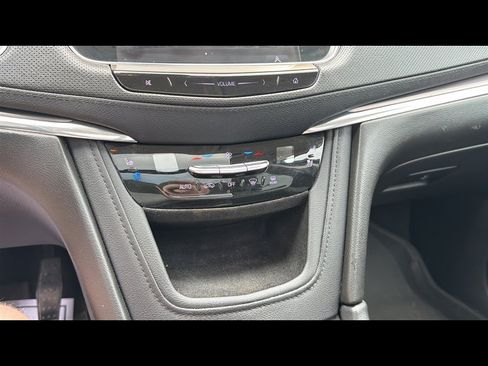 Used 2019 Cadillac XT5 Premium Luxury AWD/4WD image 20