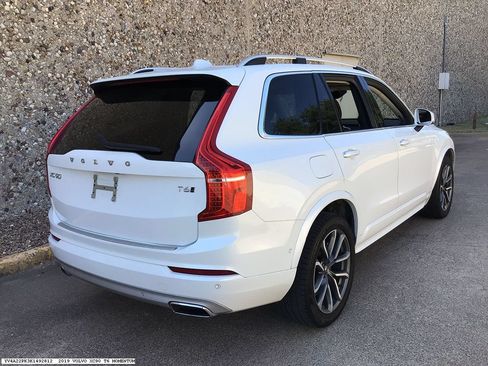 Used 2019 Volvo XC90 T6 Momentum w/ Advanced Package AWD/4WD image 4