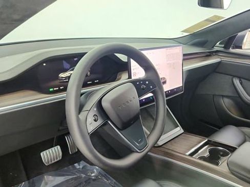 Used 2024 Tesla Model S image 18