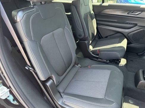 New 2025 Jeep Grand Cherokee L Laredo w/ Luxury Tech Group I AWD/4WD image 48