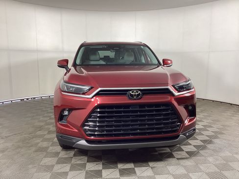 Used 2024 Toyota Grand Highlander AWD image 6