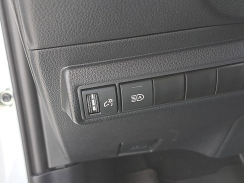 Used 2025 Toyota Corolla LE image 21