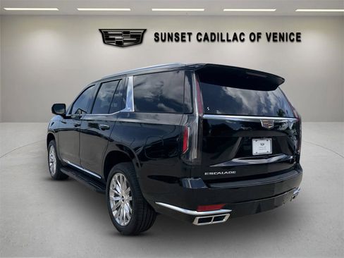 Used 2022 Cadillac Escalade Premium Luxury RWD image 5