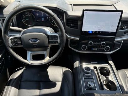Used 2024 Ford Expedition XLT