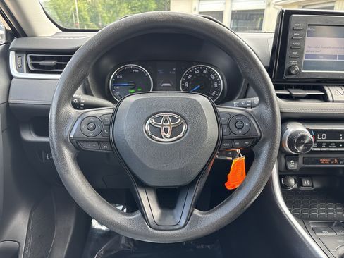 Used 2019 Toyota RAV4 LE AWD/4WD image 23