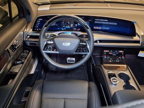 New 2027 Cadillac Vistiq Luxury AWD/4WD image 14