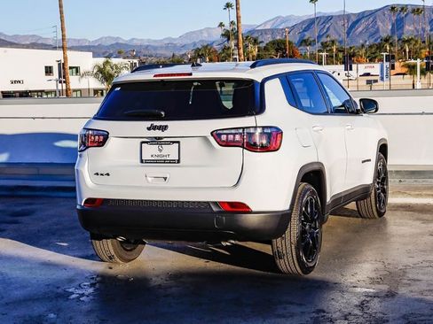 New 2026 Jeep Compass Latitude image 9