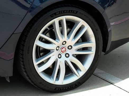 Used 2016 Jaguar XF Prestige RWD image 63