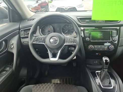 Used 2019 Nissan Rogue S AWD/4WD image 9