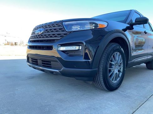 Used 2021 Ford Explorer XLT w/ Equipment Group 202A image 16