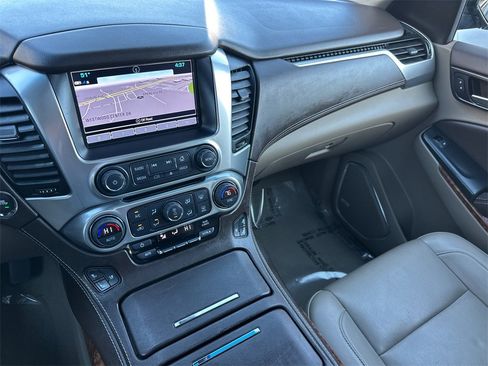 Used 2020 Chevrolet Suburban Premier image 30
