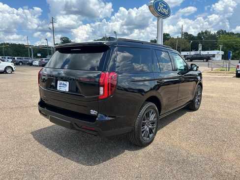 New 2025 Ford Expedition Platinum w/ Stealth Performance Package image 5