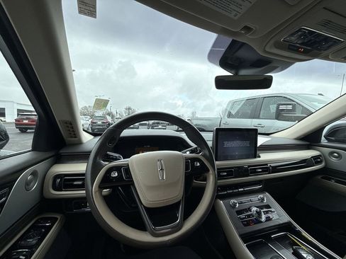 Used 2023 Lincoln Aviator Reserve w/ Equipment Group 201A image 16