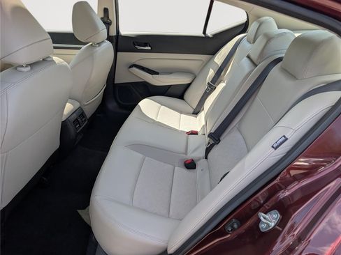 Used 2025 Nissan Altima 2.5 SL AWD/4WD image 15