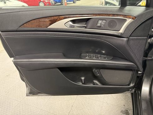 Used 2019 Lincoln MKZ Reserve image 8