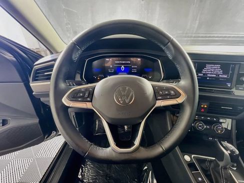 Used 2023 Volkswagen Jetta SE FWD image 16