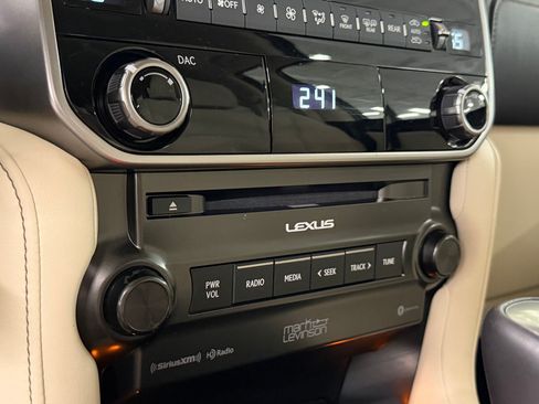Used 2023 Lexus GX 460 Premium AWD/4WD image 32