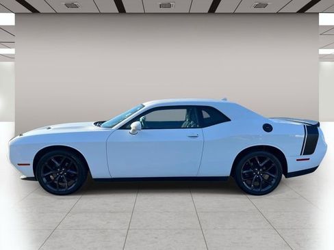 Used 2019 Dodge Challenger SXT w/ Driver Convenience Group image 7