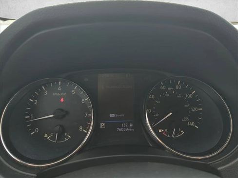 Used 2018 Nissan Rogue SL w/ Premium Package image 9