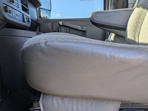 Used 2018 Chevrolet Express 3500 w/ Power Convenience Package image 15