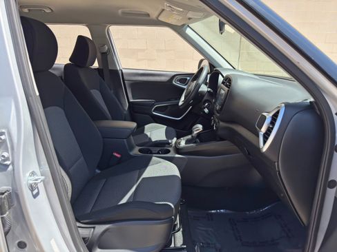 Used 2021 Kia Soul LX image 14