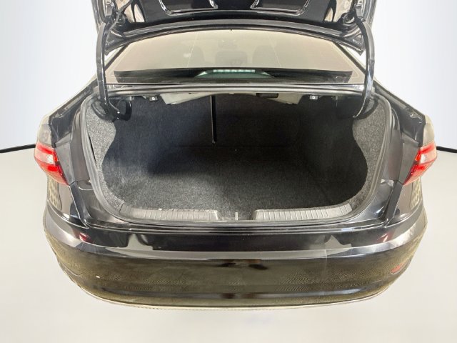 Used 2021 Volkswagen Jetta SEL FWD image 34