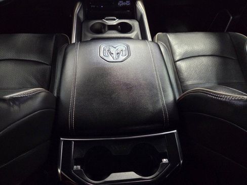 Used 2019 RAM 2500 Laramie w/ Black Appearance Package AWD/4WD image 82