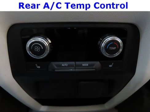 Used 2024 GMC Acadia Denali image 33