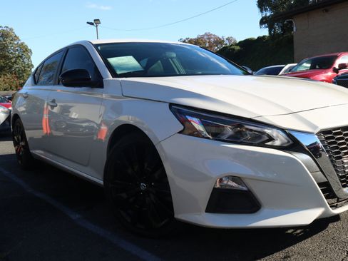 Used 2020 Nissan Altima 2.5 SR image 3
