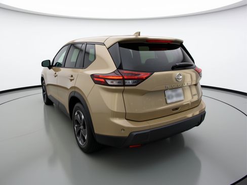 Used 2025 Nissan Rogue SV FWD image 6