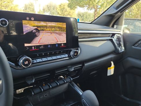 New 2025 GMC Canyon Elevation w/ Convenience Package image 13