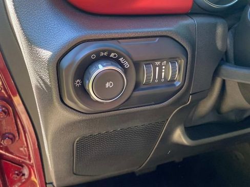 Used 2021 Jeep Wrangler Unlimited Rubicon AWD/4WD image 16