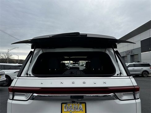 Certified 2022 Lincoln Navigator Reserve image 40