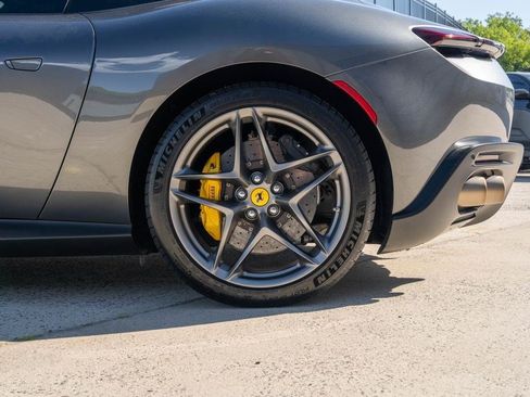 Used 2022 Ferrari Roma RWD image 17