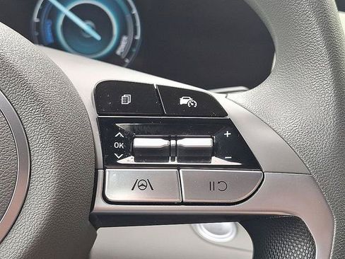Certified 2024 Hyundai Elantra Blue FWD image 18