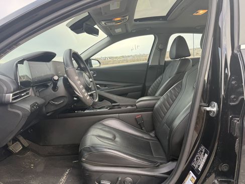 Certified 2021 Hyundai Elantra Limited image 4