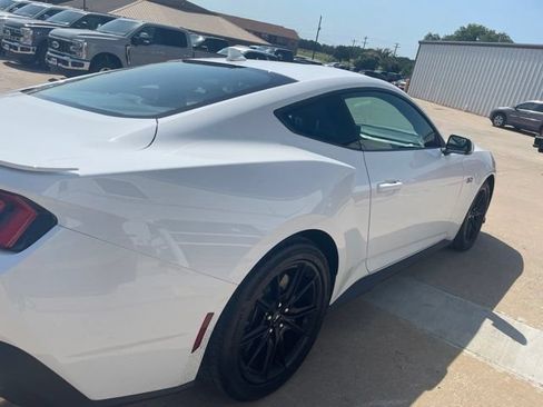 Used 2024 Ford Mustang GT Premium RWD image 9