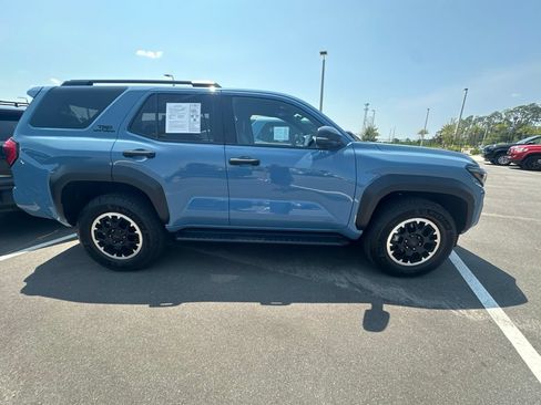 Used 2025 Toyota 4Runner TRD Off-Road Premium AWD/4WD image 2