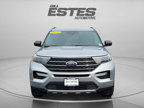 Used 2022 Ford Explorer XLT w/ Equipment Group 202A AWD/4WD image 6