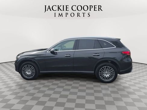 Used 2025 Mercedes-Benz GLC 300 4MATIC image 8