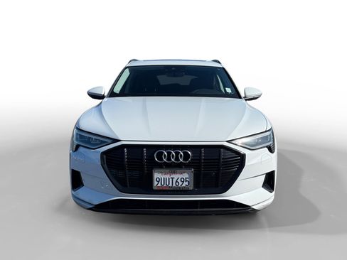 Used 2021 Audi e-tron Premium w/ Convenience Plus Package image 8