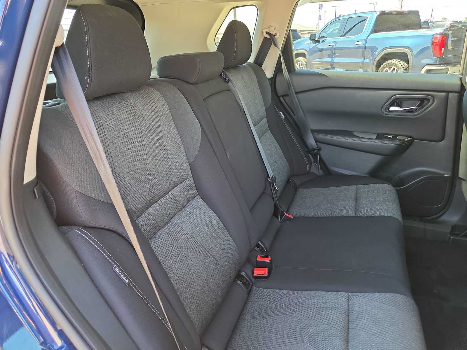 Used 2025 Nissan Rogue SV FWD image 16