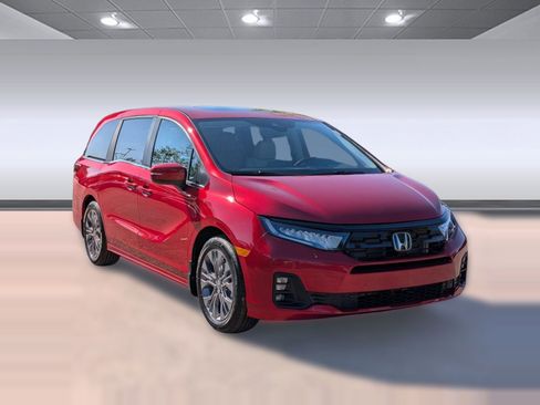 New 2026 Honda Odyssey Touring image 7