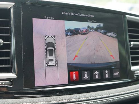 Used 2022 Chrysler Pacifica Limited FWD image 11
