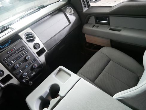 Used 2014 Ford F150 XLT image 11