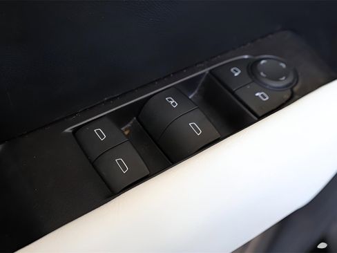 Used 2024 GMC Canyon AT4X image 12