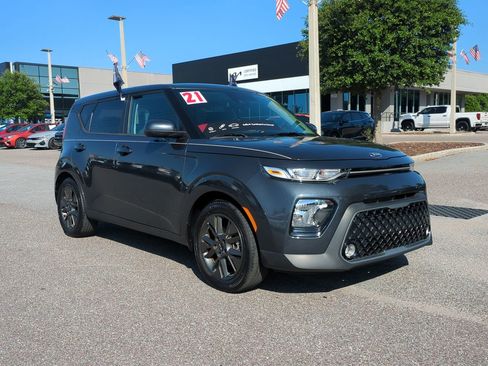 Used 2021 Kia Soul EX FWD image 1