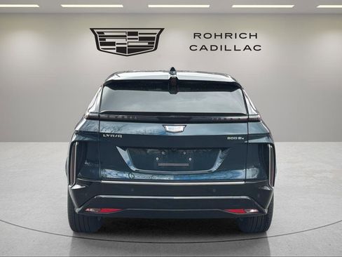 Certified 2025 Cadillac Lyriq Luxury AWD/4WD image 7